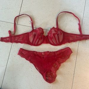 Simone Perele red set! So gorgeous!32D